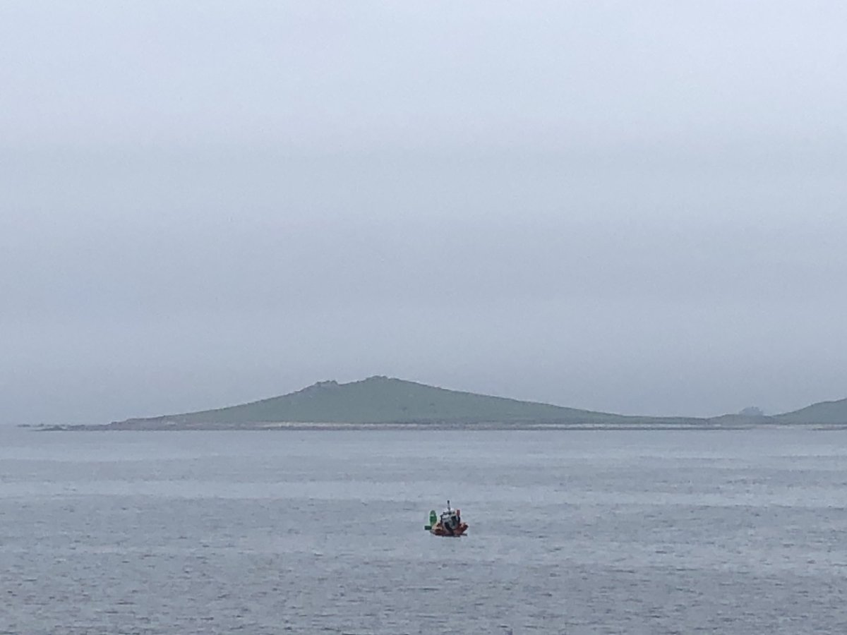 StMarysHbr's tweet image. Wally is still snoring away on the rib at the entrance to the hbr this morning. We’ll let him rest here &amp;amp; move the vessel  later today. Please give this vessel a wide berth when departing/arriving @StMarysHbr @TrescoBoats @scillyboating @stagnesboating @visitIOS @BBCCornwall