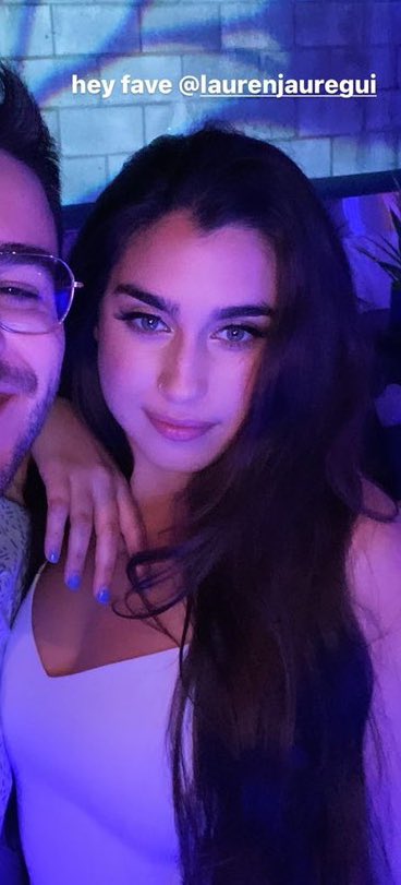 raffaaa_x's tweet photo. Lauren with short nails after writing that she wanted to kiss a girl, okay girl I think I understand👀 https://t.co/r36Kq4IaOx