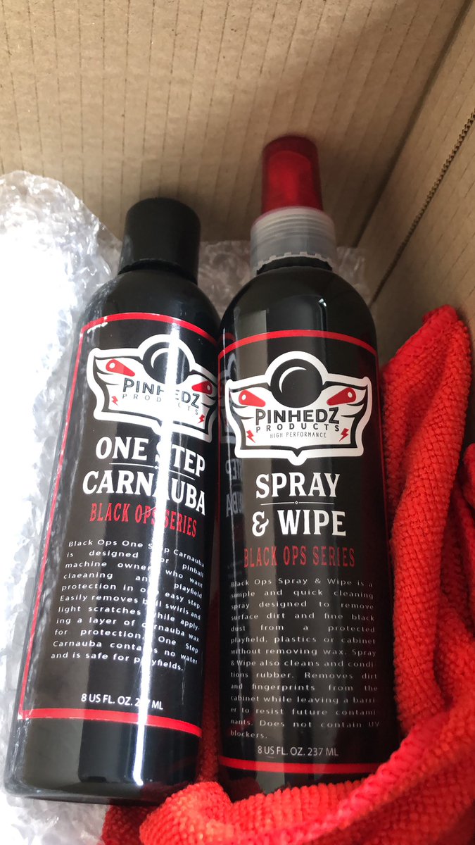 SullDaBull's tweet image. Cleaned up the Demolition Man playfield with Pinhedz products from @pinballbazaar  Certainly shines through afterwards and the wax makes the ball really travel.  Which means I’m even worse at it now… 😀 #pinball #pinballmachine #demolitionmanpinball #demolitiman