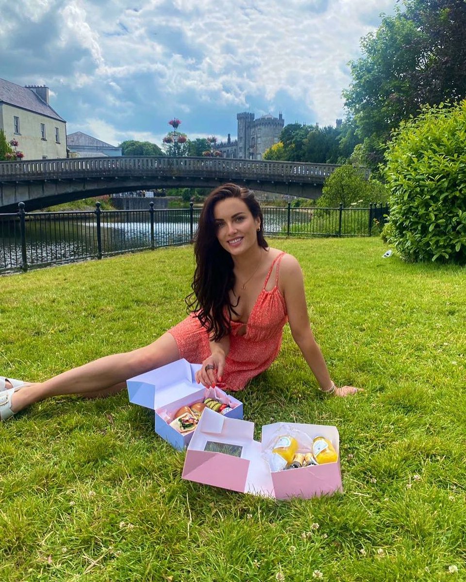 LoveKilkenny's tweet photo. What's your favourite food experience in Kilkenny?

One of Holly Carpenter's is a take out picnic box from Bridies Bar &amp; General Store. Order your picnic box and relax in one of the City's parks or gardens #moretoexplore #visitkilkenny #picnicbox #ambassador https://t.co/R1oP3rSZr9