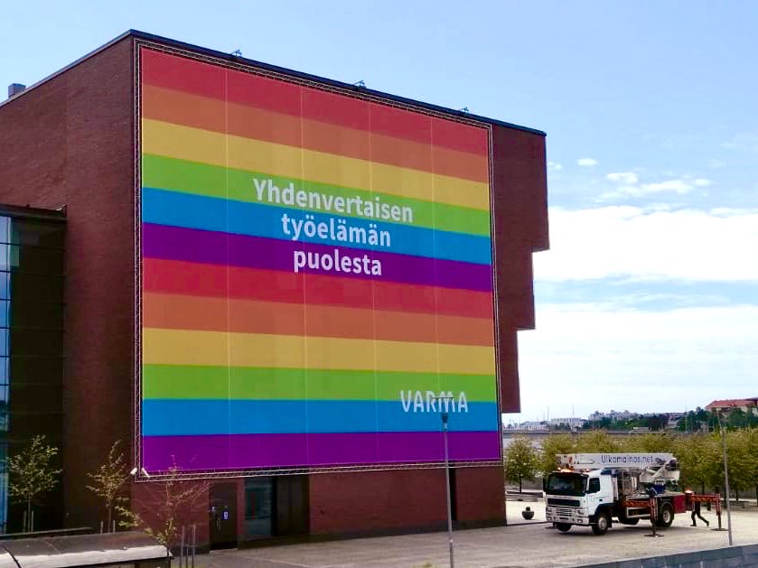 KSillander's tweet photo. Vuoden värikkäin viikko on koittamassa. 🌈Varmalle @helsinkipride kumppanuudessa on kyse yhdenvertaisen työelämän puolesta puhumisesta. Viestimme nykyisille ja tuleville varmalaisille &amp; asiakkaillemme on, että meille voit tulla sellaisena kuin olet. #DiversityandInclusion https://t.co/KlSwXwcfK9