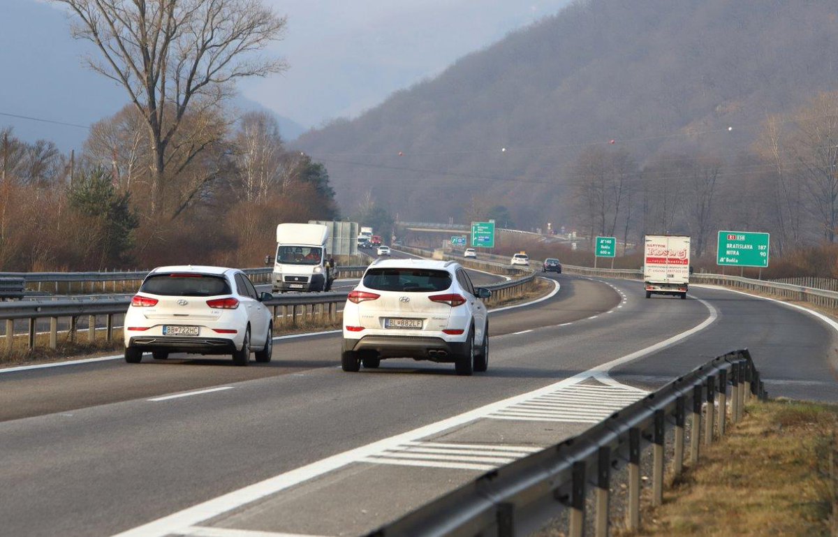 ZAČÍNAME PRACOVAŤ NA OBCHVATE ZVOLENA 💪
Pripravujeme vyzvanie na projektovú prípravu rýchlostnej cesty R2 Zvolen západ – Zvolen východ. Dopravný uzol vo Zvolene rieši prepojenie troch rýchlostných ciest, ako aj nadväzujúcich miestnych komunikácií.