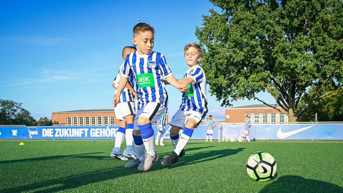 HerthaOnTour, TalentsDay, Trainer-Akademie oder Hardys Vision – unsere blau-weißen Förder- und Sichtungsmaßnahmen starten so langsam endlich alle wieder. 🙌 Schaut mal auf unserer Homepage im Akademie-Bereich vorbei und meldet euch jetzt an! 🔵⚪ 

#DieZukunftGehörtBerlin #HaHoHe