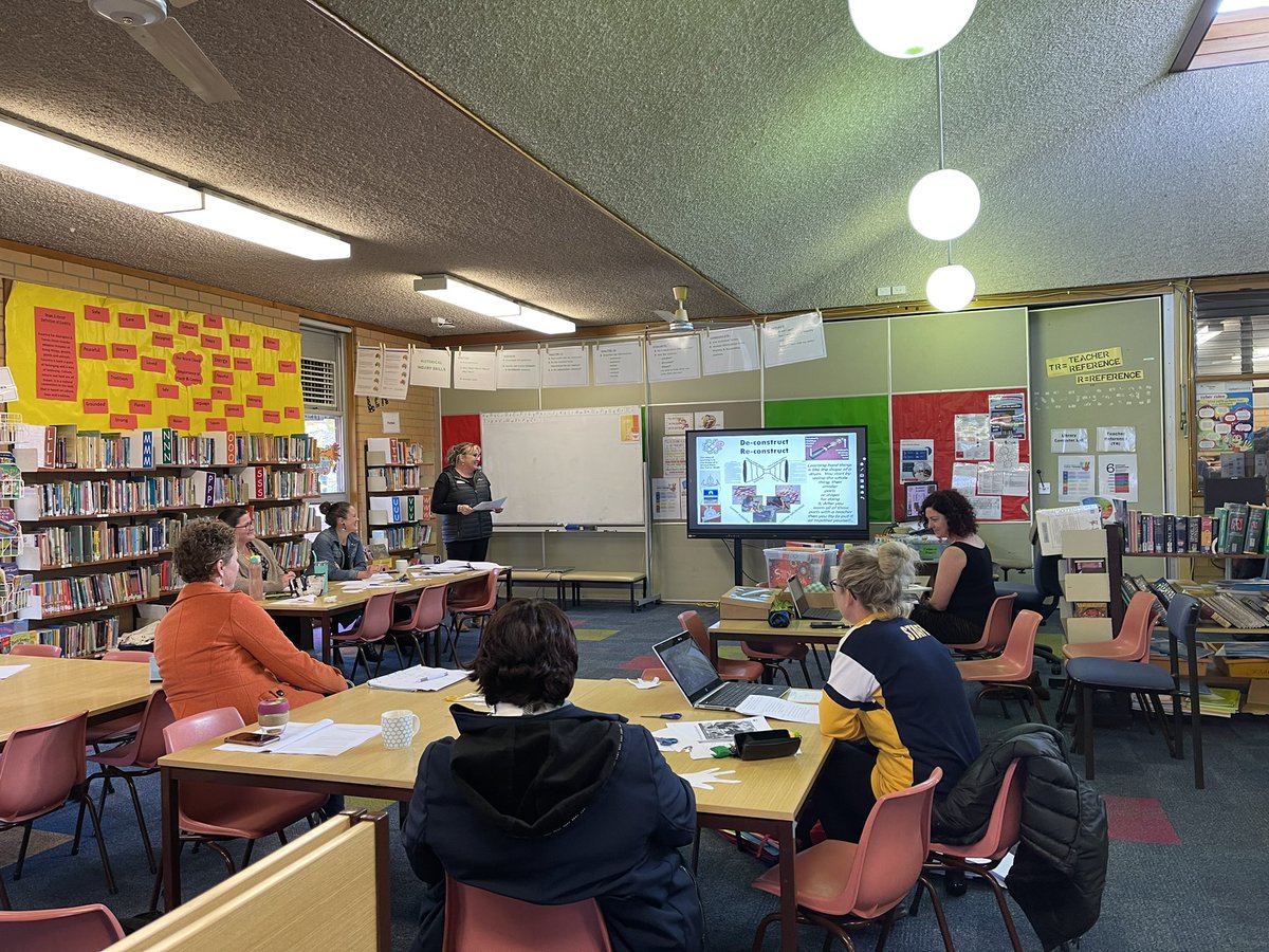Jaynegill15's tweet photo. A great day of learning at Albury PS today doing Aboriginal Pedagogies. Thank you for allowing me to join in. https://t.co/k3Bn3ZcrI2