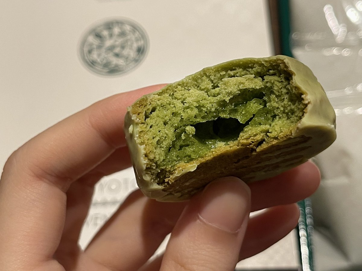 kyoto veneto white chocolate matcha cookies, kyoto veneto matcha cream cookies, best luxury japanese desserts, luxury Japanese desserts, best Japanese snacks, hard to find japanese dessert online, fancy dessert gift, fancy japanese dessert, best fancy japanese dessert, traditional japanese dessert, axaliving, axaliving toronto, desserts that you can only find in japan