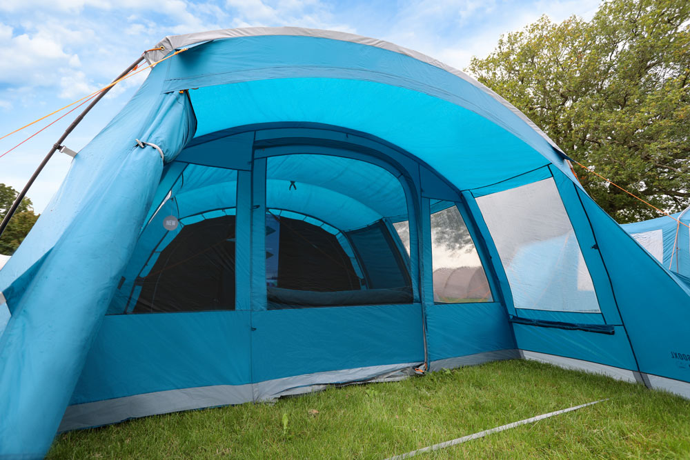 vango's tweet photo. The new Vango Joro 600XL is a 6-man poled tent within our new Earth Collection. The new collection launches our Sentinel Eco Fabric, made from recycled single use plastics. 

Now available on https://t.co/Je2gOtq8lV 

#BetterwithVango #ForWhereveryougo #SpiritofAdventure https://t.co/PTFcKwzQPF