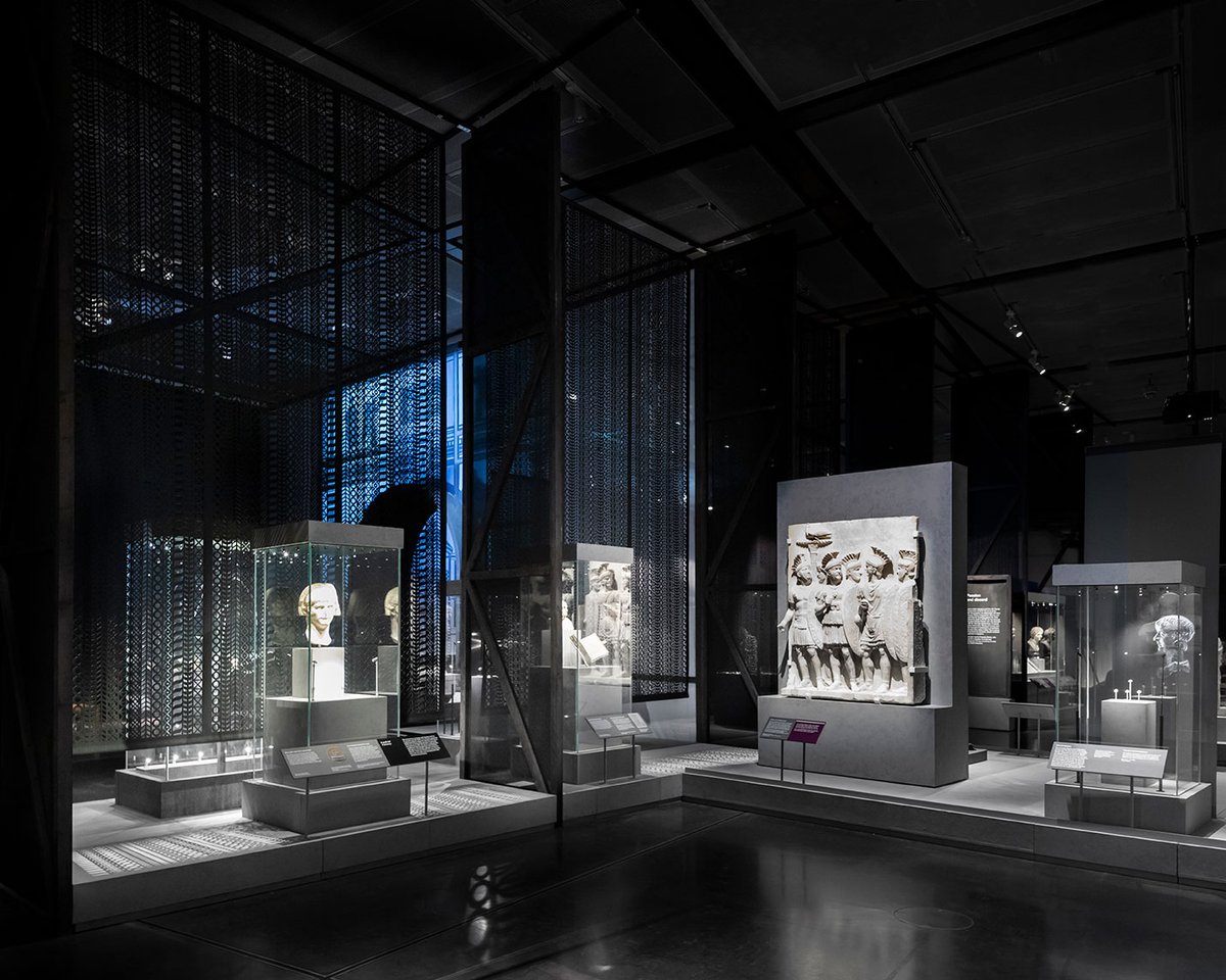 Centre Screen tweet media