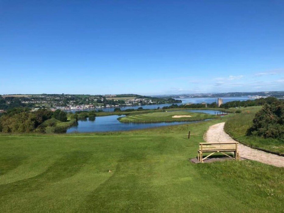 cobhgolfclub's tweet photo. Blue skies, great course, what else would you need? green fees available so why not visit our fabulous course today #cobhgolfcourse #marinopoint #superbviews #cobh https://t.co/CkPK9NRdS0
