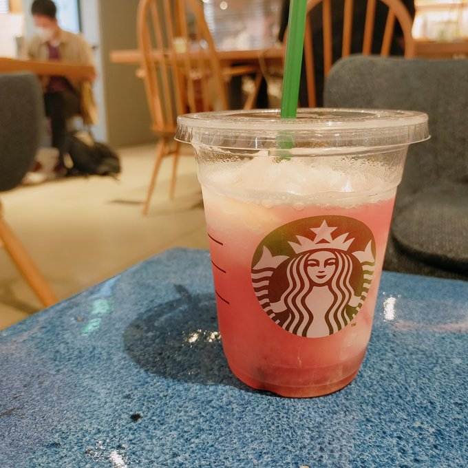 スタバ新作 ピンク フローズン レモネード パッション ティー の味や口コミ カロリーについて解説 スタバ新作 Com