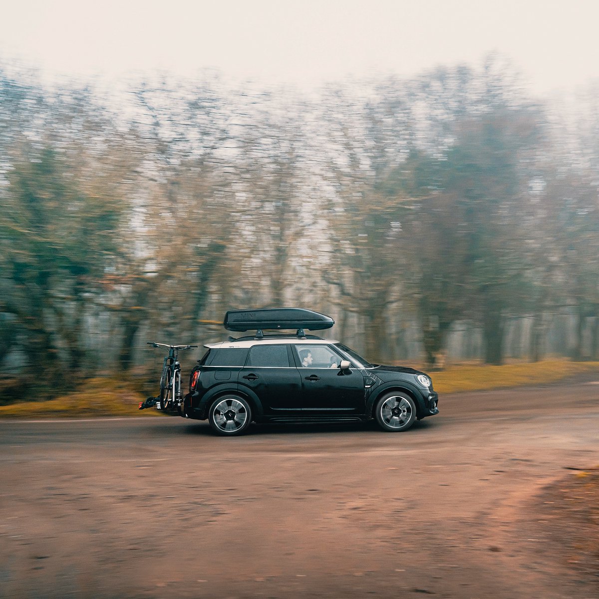 MINIUK's tweet image. The quest for adventure has never been easier, with the MINI Roof Box and MINI Rear Cycle Carrier adventure awaits around every corner: bit.ly/3bvPBaZ

Share your adventures with us using #MINIadventures. ​

#MINIadventures #ShadowEdition #Accessories