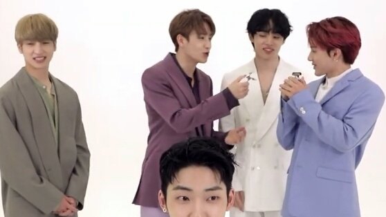 theboyzloops_'s tweet photo. someone save sangyeon https://t.co/E3NyQPgpEg