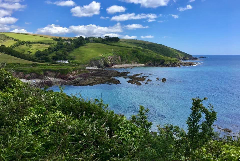 jandhenderson's tweet photo. 2 years ago today: the South West Coast Path between Talland Bay &amp; Polperro. Fantastic scenery. 🥰 https://t.co/0ayUMhWLUg https://t.co/gralSBOtpc