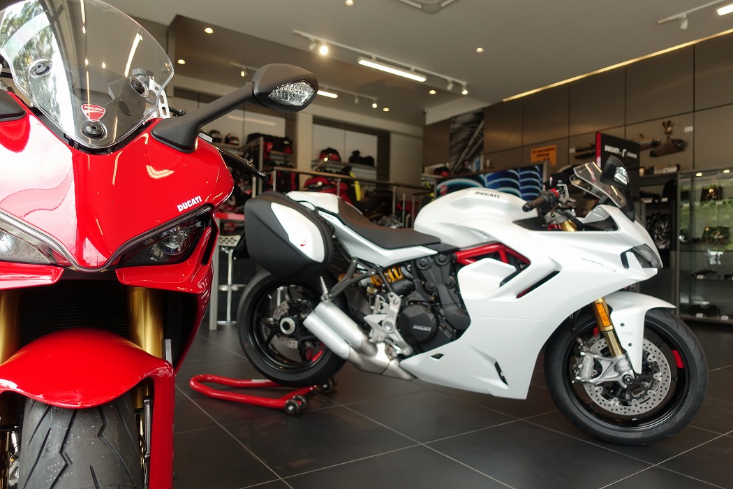 Amazon | オートバイリアブレーキペダルエクステンションアルミ合金リアフットブレーキペダルエクステンダーの交換ムルティストラーダ 950 950S  2015-2022 (銀) | バイク用ブレーキ・シフトペダル | 車＆バイク AMXNJUD オートバイリアペグパッド延長拡大エクステンダー ... サイドブラケットの拡張 For ドゥカティ For スーパースポーツ 950 950S 2020 オートバイアルミサイドスタンド拡大