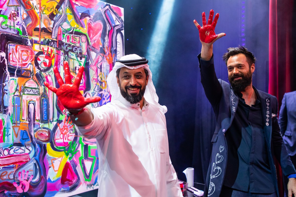 Right before the opening of DMCC Crypto Centre, Dubai-based artist Sacha Jafri painted a special #NFT  artwork, on which a select few blockchain experts got to put their handprints. This Monday, <a href="/ahmedbinsulayem/">ahmed binsulayem</a> put his handprint on the artwork as well!
