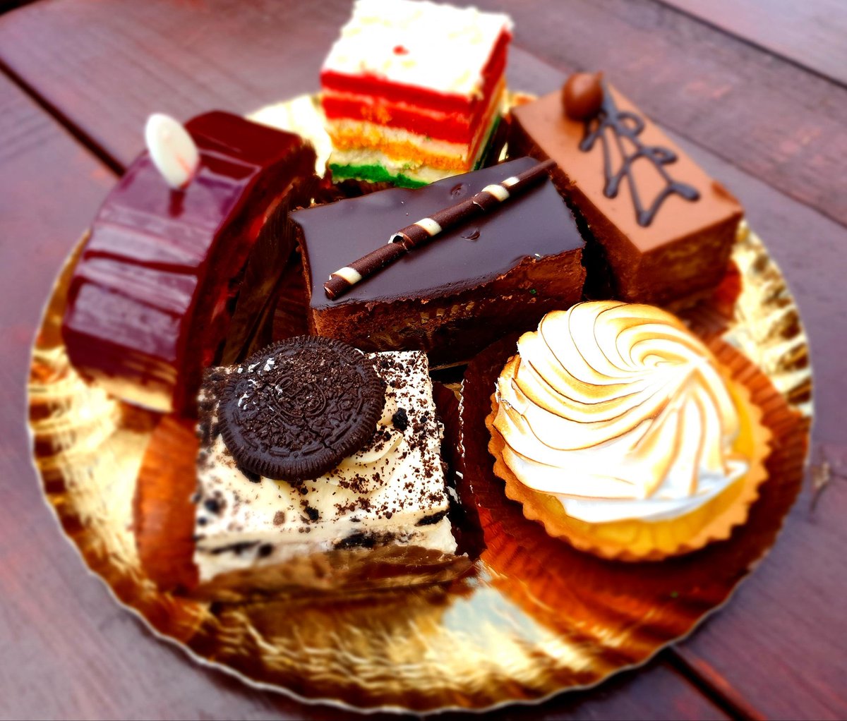 #ThursdayTreats are calling🍰 😍