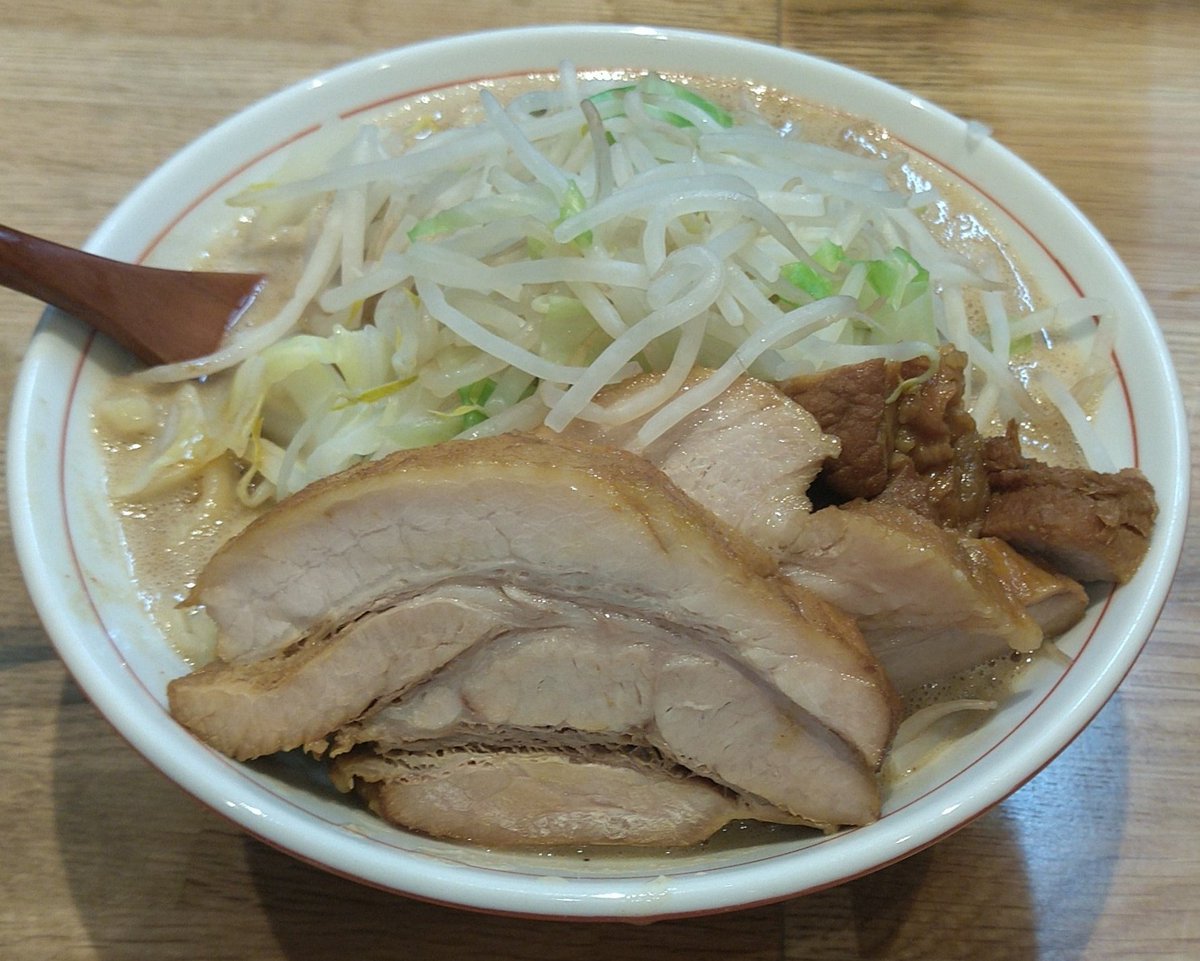 心血一杯 S Tweet 屋号なし 池田です 千葉 限定 トンギョ ラーメン 豚増し アブラ 野菜少なめ ド乳化濃厚スープを一口含めば相変わらず豚骨の旨味たっぷり ながら口当たりまろやかで絶妙塩梅塩分濃度 そこに風味豊かで余韻後引く魚介も加わればそりゃもう 鬼