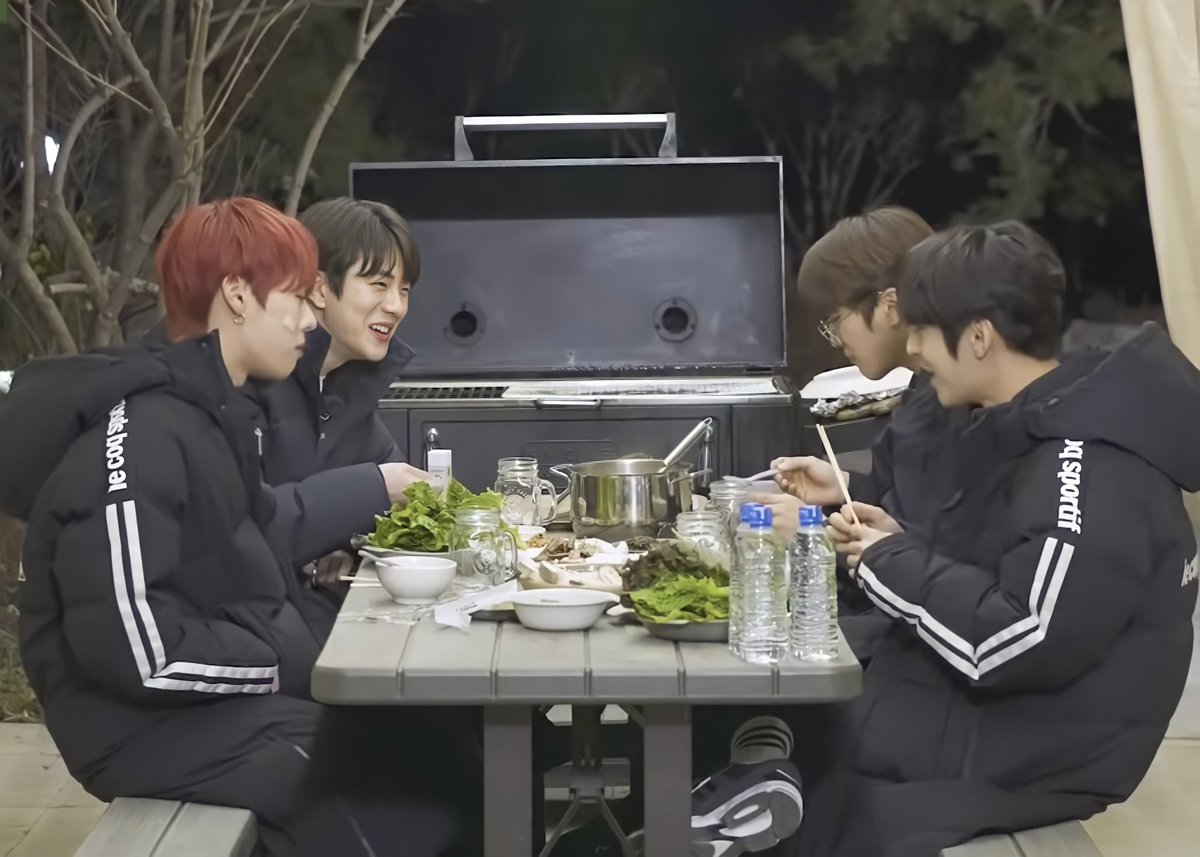 picbomin's tweet photo. bomin being the happiest baby when he's with his brothers 🥺🧡 https://t.co/we7jcQiqWJ