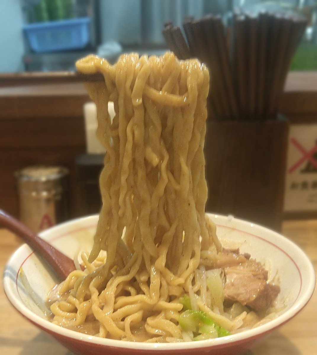 心血一杯 S Tweet 屋号なし 池田です 千葉 限定 トンギョ ラーメン 豚増し アブラ 野菜少なめ ド乳化濃厚スープを一口含めば相変わらず豚骨の旨味たっぷり ながら口当たりまろやかで絶妙塩梅塩分濃度 そこに風味豊かで余韻後引く魚介も加わればそりゃもう 鬼