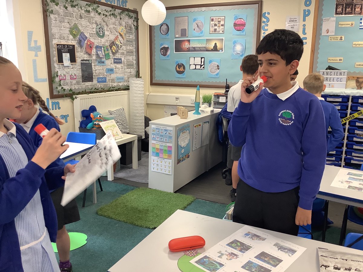 ReinwoodJuniors's tweet image. 4L are busy hot-seating and interviewing eye-witnesses to find out more information to help our investigation! #RJSReadAllAboutIt #RJSEnglish #RJS4L