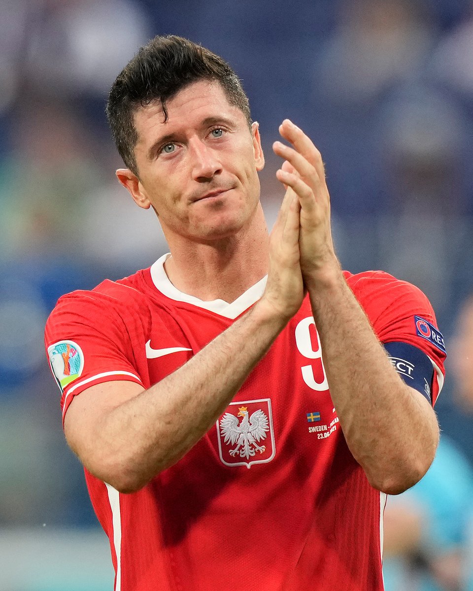 Kopf hoch, @lewy_official! 

#SWEPOL #EURO2020