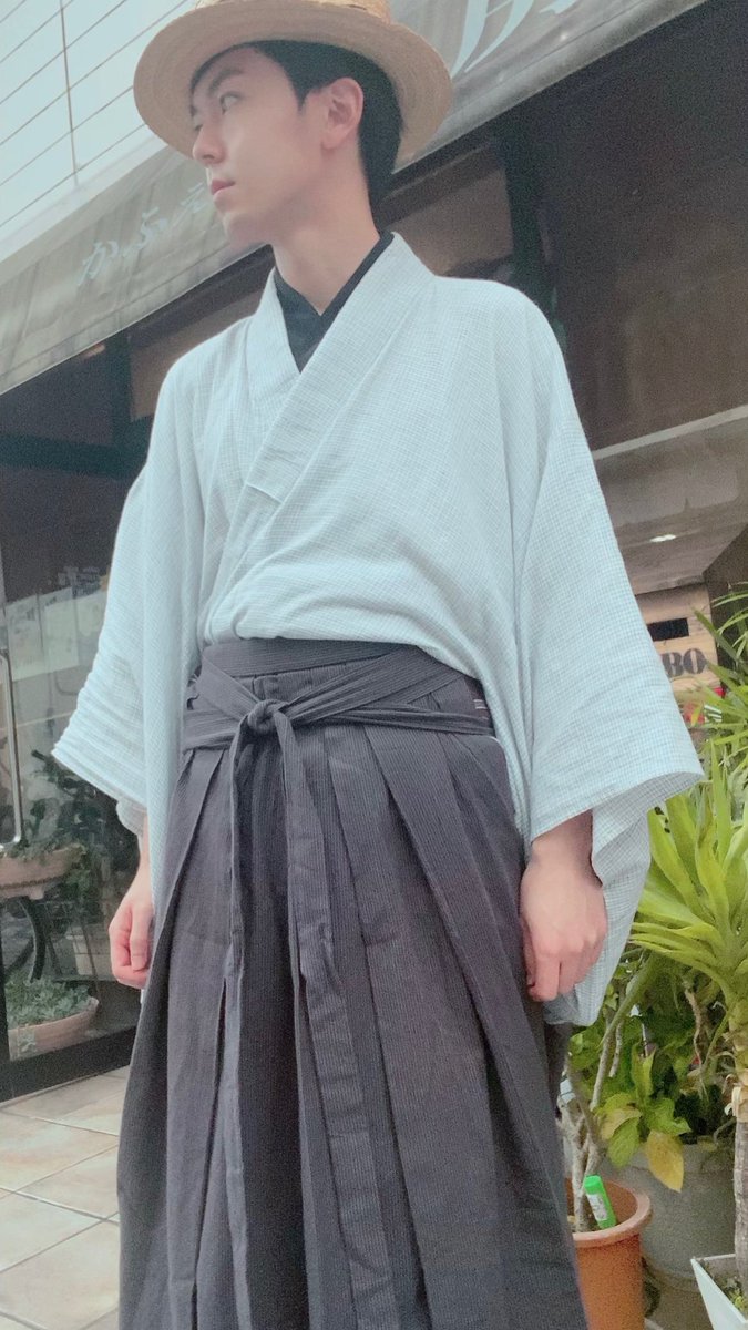 こたこたkimono 大正頃の着方を再現 ポイントは袴の紐の処理の仕方 結んだ紐を前に垂らしてワイルド感up 着物 男着物 着物男子 男の着物姿 着物男子と繋がりたい Kimono 普段着着物 大正ロマン 大正 大正浪漫 カンカン帽 カンカン帽 こたこたkimono 大正頃の着方を再現 ポイントは袴の紐の処理の仕方 結んだ紐を前に垂らしてワイルド感up 着物 男着物 着物男子 男の着物姿 着物男子と繋がりたい Kimono 普段着着物 大正ロマン 大正 大正浪漫 カンカン帽 カンカン帽