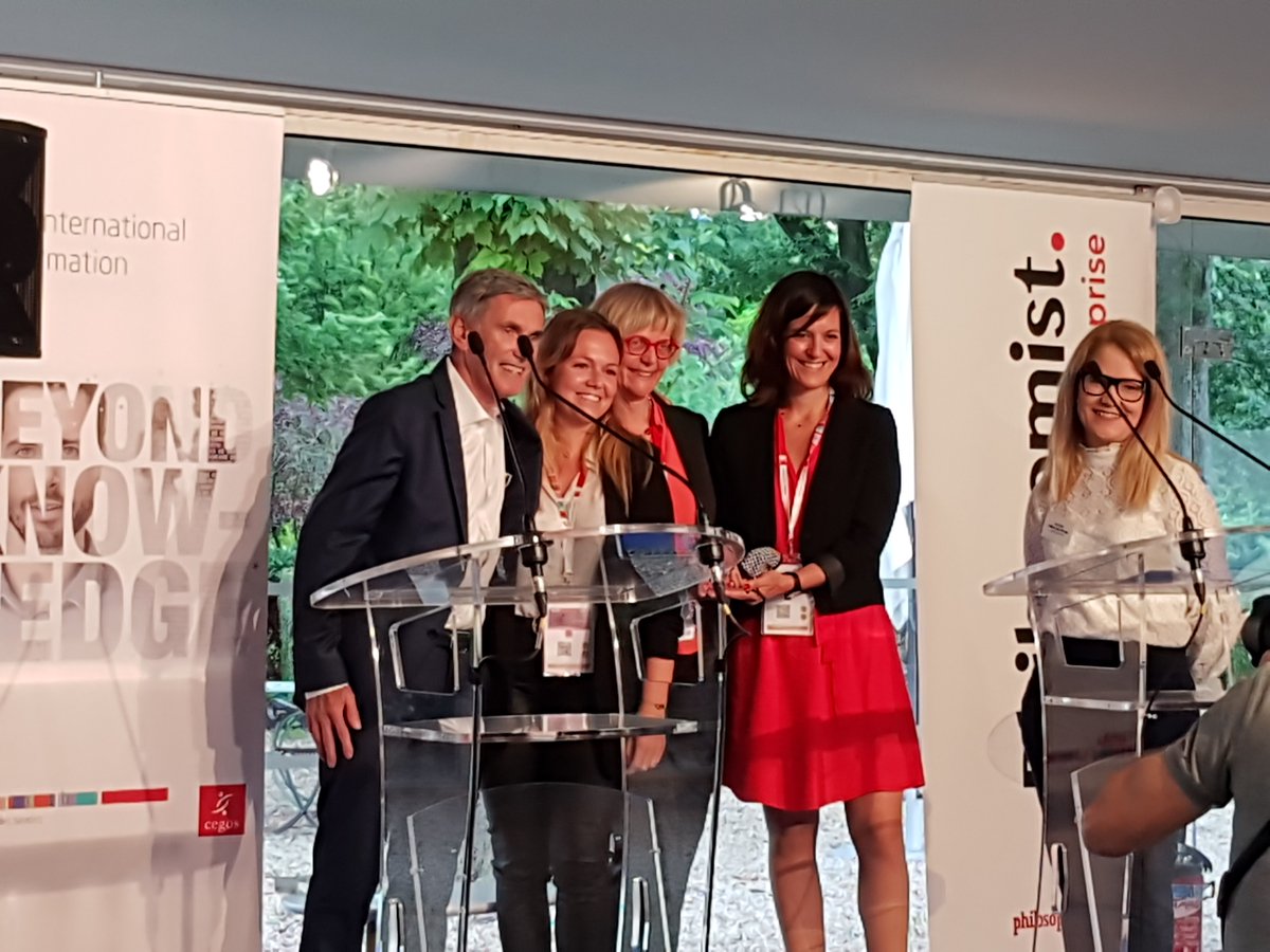 EMLYON's tweet photo. 🏆 Le programme "Making Leaders" conçu sur-mesure pour @capgeminifrance de nouveau récompensé par un Digital Learning Excellence Awards dans la catégorie HR & Management.
👏Bravo à toutes les équipes pour le travail accompli !👉https://t.co/PeLvl4SQzX
#earlymakers #DLEA https://t.co/CiDrcBbJVt