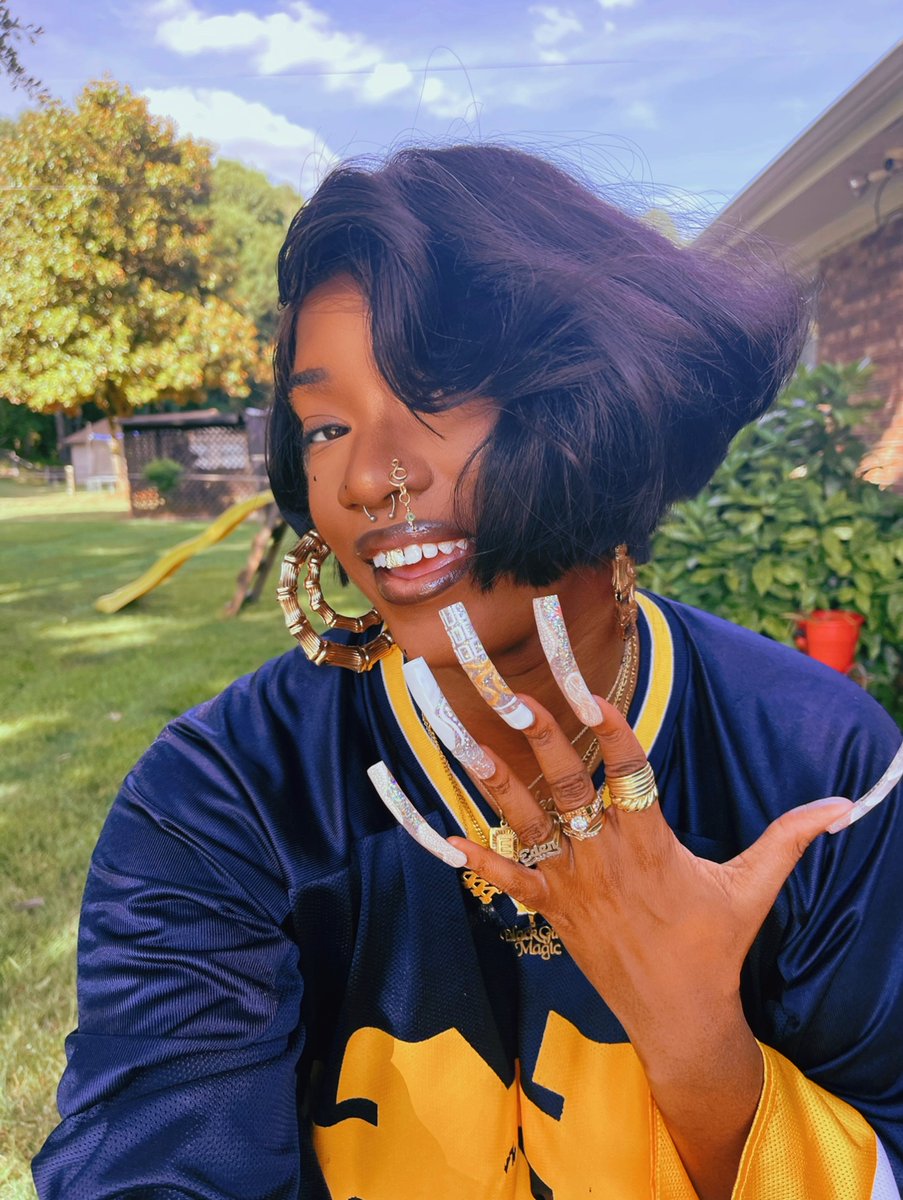 thee90shottie's tweet image. hey yalllllll 😍🔥😭 auntie’s first tweet 😅😂 fmoig: Instagram.com/thequeenoftheg…