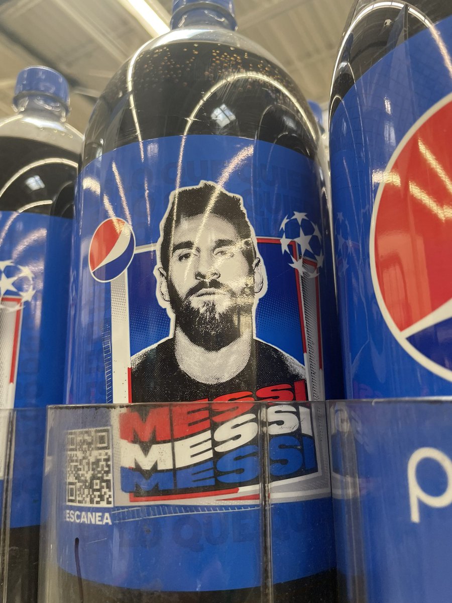 asmthca's tweet image. Messi en celebración del 4 de julio 😅🤣