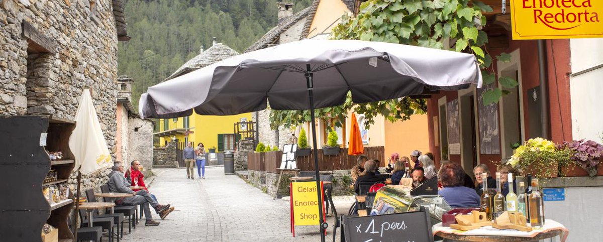 regiosuisse's tweet image. Im #Berggebiet sind vielen Klein- und Kleinstbetrieben durch die Coronakrise Einnahmen weggebrochen. In Ergänzung zur öffentlichen Hand bietet die Schweizer #Berghilfe Unterstützung für Härtefälle an. Weitere Informationen:
berghilfe.ch/gesuche/Corona…