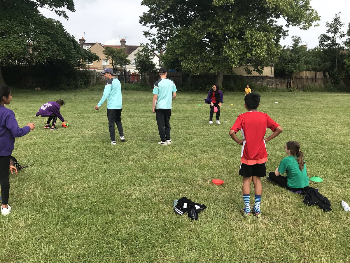 MrsSeniorLHS's tweet photo. We had some great house spirit for our relay race at the end, and some very loud cheering for the staff during the staff race! 📣 @MissHaiderLHS @MrsMakinsonLHS @HeadLHS @MrsGossLHS @MissAliLHS @MrsMartinLHS @LHS_Watford https://t.co/xaYaDagrt6