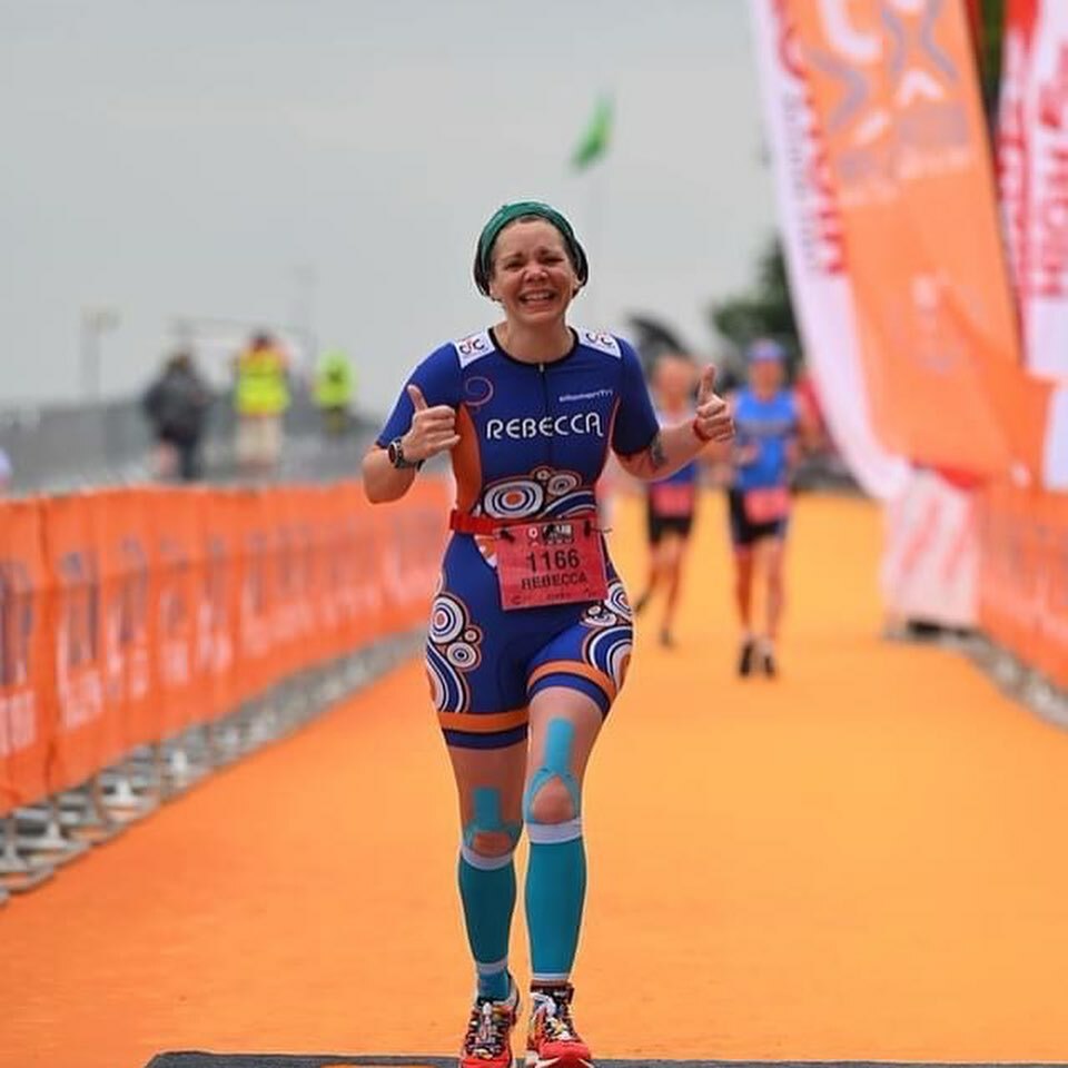Special shout out to this young lady… @wonderwass racing last weekend @outlawtriathlon a n her custom #ellementri #trisuit Go girl… your dad would be so proud of you 👍🏼 
#fathersday #triathlon #proudofyou #swimbikerun #smiling #fitnessgirl instagr.am/p/CQgTfjyHAJH/