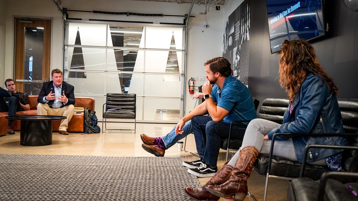 aal_innovation's tweet image. Thank you Maj Gen Jez Bennett, and Brig Matthew Cansdale, of the UK Ministry of Defence for a constructive discussion yesterday. We share many of the same challenges when it comes to fostering innovation in our mission of getting the best tech into the hands of our warfighters!