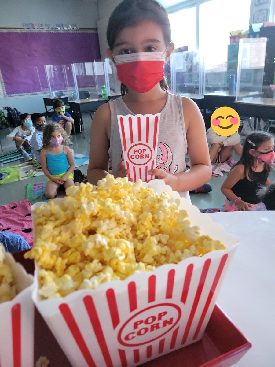 MrsPerry_MPE's tweet photo. Perfect way to end First grade  #balloonpopactivity #movieandpopcorn #imgoingtomissthisclass #firstgrade #MPElions https://t.co/kLl1FnrK76