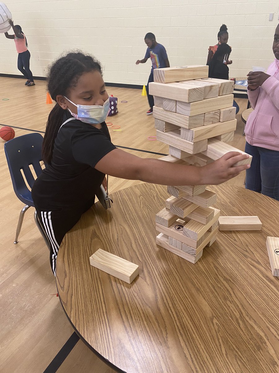 ChiTownEdu's tweet photo. Last day of summer school PBIS celebration! @BethuneES @WeAreNolanOwls #BES https://t.co/GpkyvxGzG1