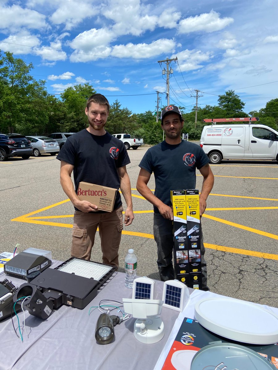 GraniteCityElec's tweet image. Thank you to everyone who showed up at our Cruisin with Cooper event in Plymouth yesterday! Make sure you are keeping of track of where we are next, we only have 3 more left! 

June 29th is Billerica &amp;amp; Hartford! #counterdays #cooperlightingsolutions #GCE
hubs.la/H0QYNjl0