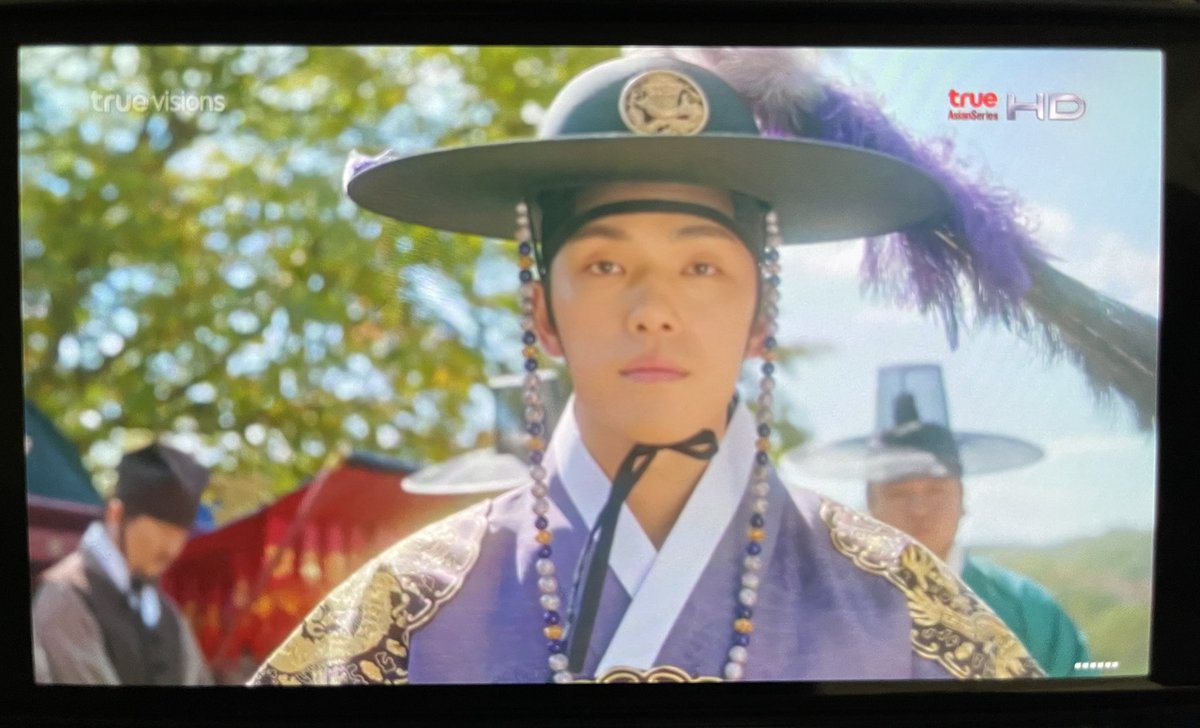 Lady_of_Joseon's tweet photo. ฝ่าบาทเสด็จแล้ววว ใจสั่นเลยวุ้ยยย!!!
#MrQueen มาแล้ววว
#trueAsianSeriesHD
#KJH
#김정현
#배우김정현
#KimJungHyun
#ActorKimJungHyun
#배우김정현을지지합니다 ✌️
#Support_You_KimJungHyun ❤️
#KimJungHyun_Thailand_Bigfans 🇹🇭 https://t.co/w8z6nxCmmx