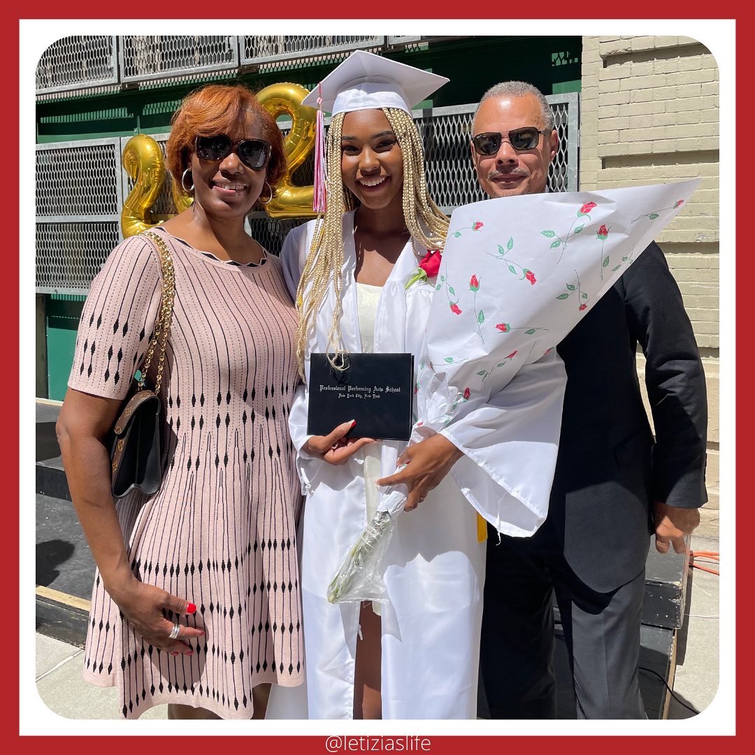 LetiziasLife's tweet photo. It’s Official! Lauryn Haleigh is a 2021 Professional Performing Arts School graduate! So thankful for this small, outdoor, in person graduation!-LL🤍
#graduation #graduationpictures #graduationcap #graduation2021 #graduate #graduated #graduationday #congraduation🎓 https://t.co/xm2nHgxPa7