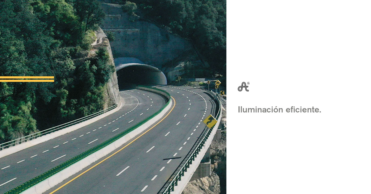 La excelente iluminación de los túneles de la Autopista Toluca-Naucalpan evita que al ingresar a ellos tengas problemas de adaptación de visibilidad o deslumbramiento. Maneja de forma segura por la autopista. 🚕 🛣