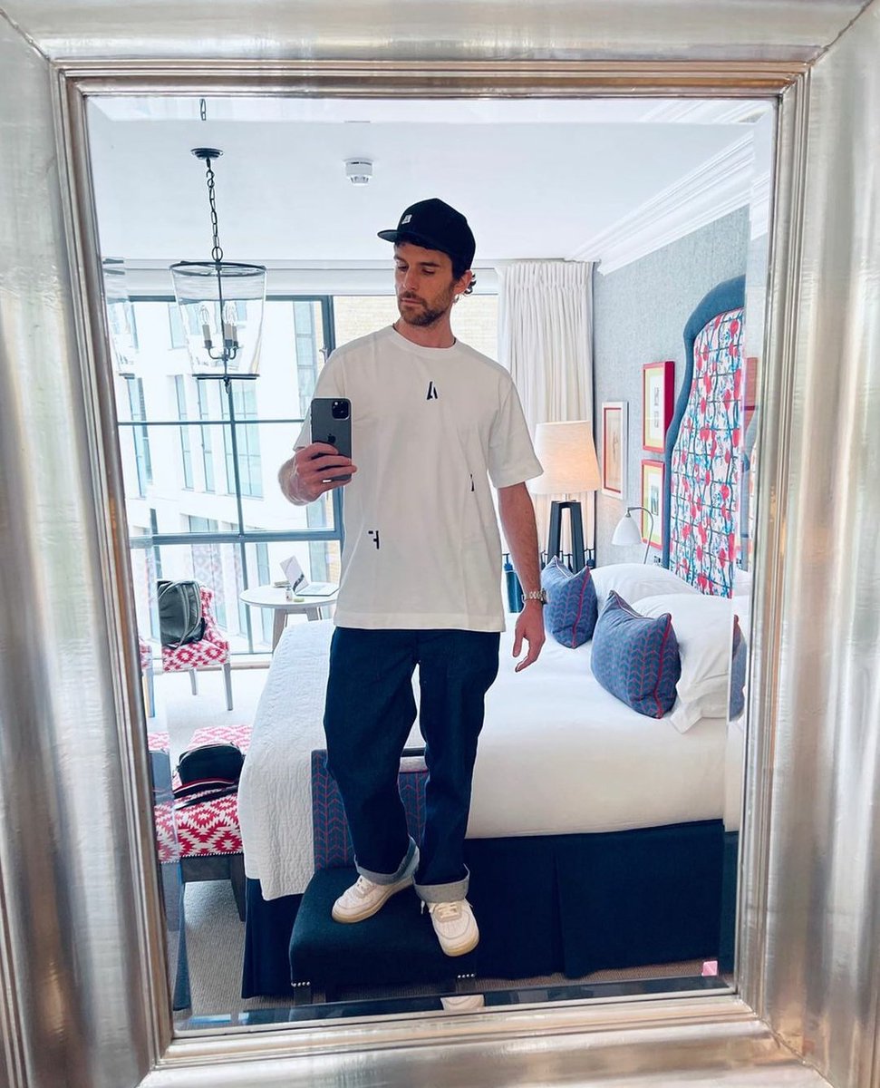 starfishsource's tweet image. oh to be the stool