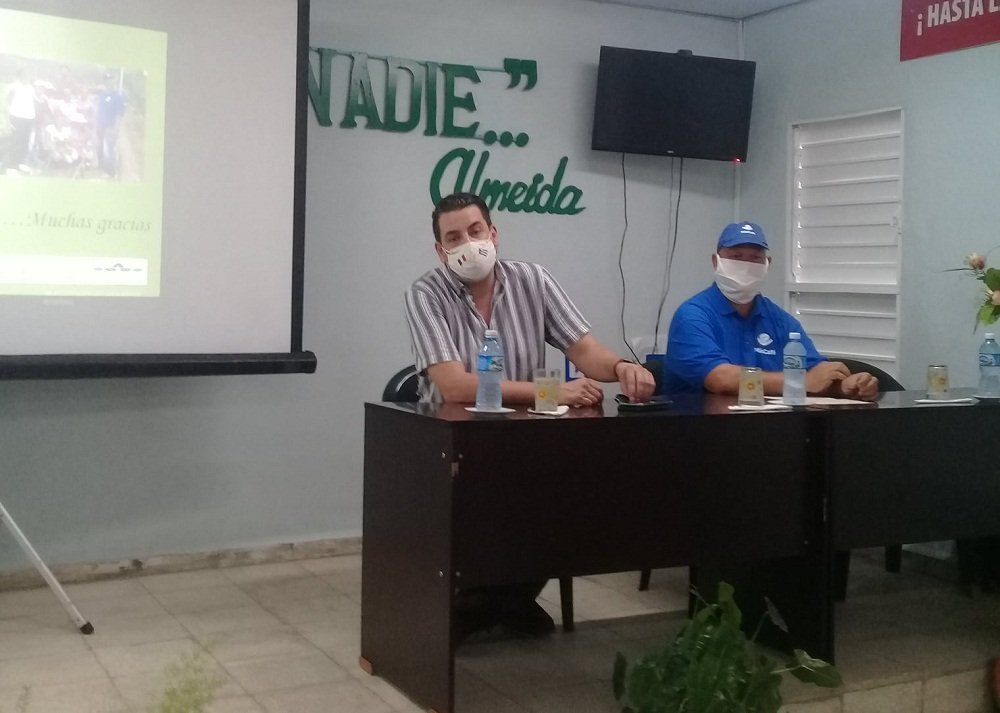 aics_lavana's tweet photo. Destacan en Oriente de Cuba la implementación de estrategia de género en Proyecto Más café III
👇👇👇
https://t.co/vhJe22i6ia
#cooperazione #sviluppo #genero #mascafe #italia #cuba https://t.co/v2yzKdg61q