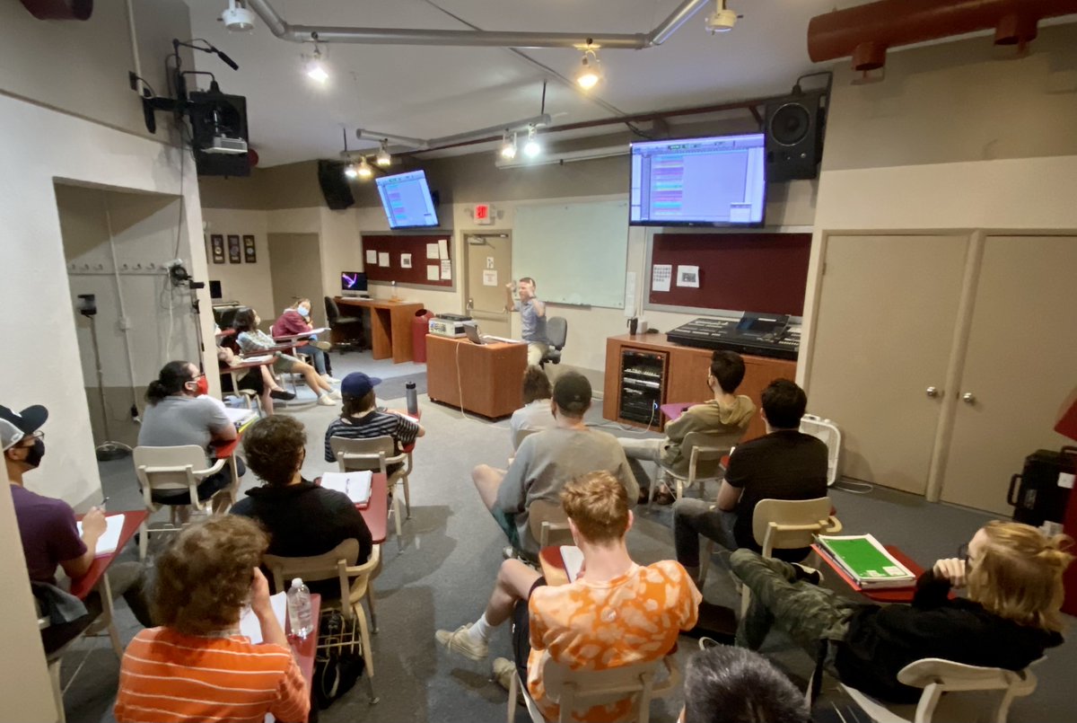 🎵”Guess who's back, back again
Chad Loughrige from MusicMaxDistribution is back, tell a friend”🎶

Mixing masterclass happening now for our current students! You can’t learn this online!
#TheRecW #MuthEra #musicmax #wesaudio