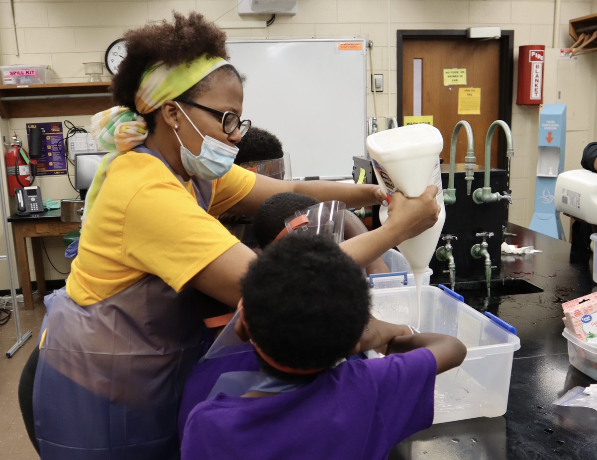 LSU_Chemistry's tweet photo. We had a blast promoting #chemistry with The BRidge Agency, INC.  Special thanks to @LSU_NOBCChE, #ChemDemo, Dr. Kandace Hurst, Mrs. Rachel D'Arensbourg, and all the awesome future chemists we got to meet! #LSUChemistry #ChemistryIsFun https://t.co/qKAfZLkd0D
