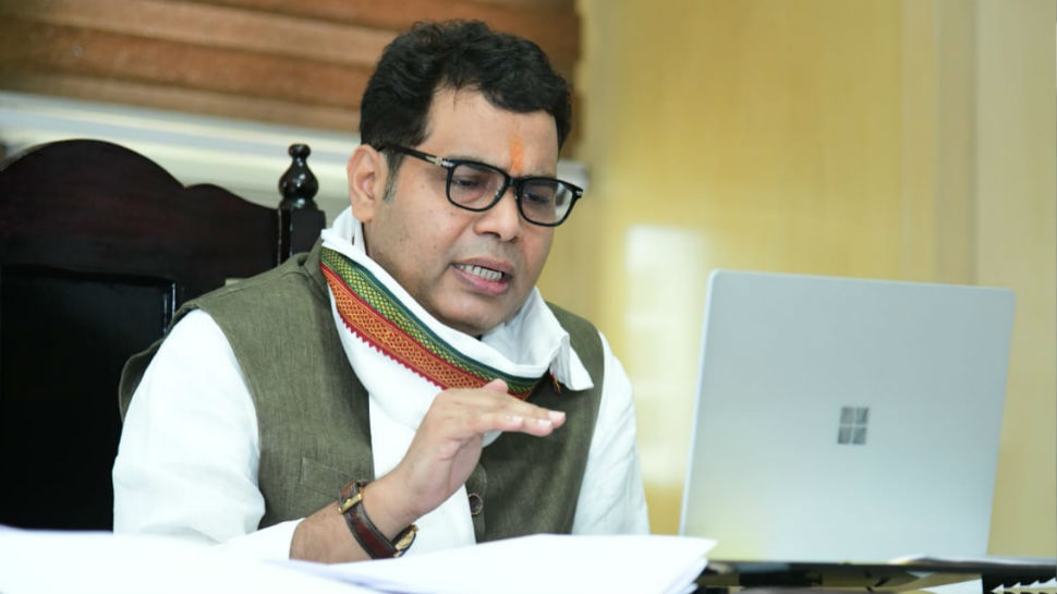 अनियमितता,असमंजस और असंतोष के बीच झूलते और विलकते हुए नोएडावाशियो की सुध लेने वाला कोई नही <a href="/ptshrikant/">Shrikant Sharma</a> 
उम्मीद और पूर्ण विश्वास है कि <a href="/UPPCLLKO/">UPPCL</a> <a href="/UppclChairman/">CMD UPPCL</a> <a href="/MdPvvnl/">MD Pvvnl</a> ऊची इमारतों में बिजली बिल की अवैध वशूली पे ध्यानाकर्षित तुरंत होगा और उचित और सख्त कार्रवाई होगी। <a href="/1912PVVNL/">Pashchimanchal Vidyut Vitran Nigam L.td(1912)</a>