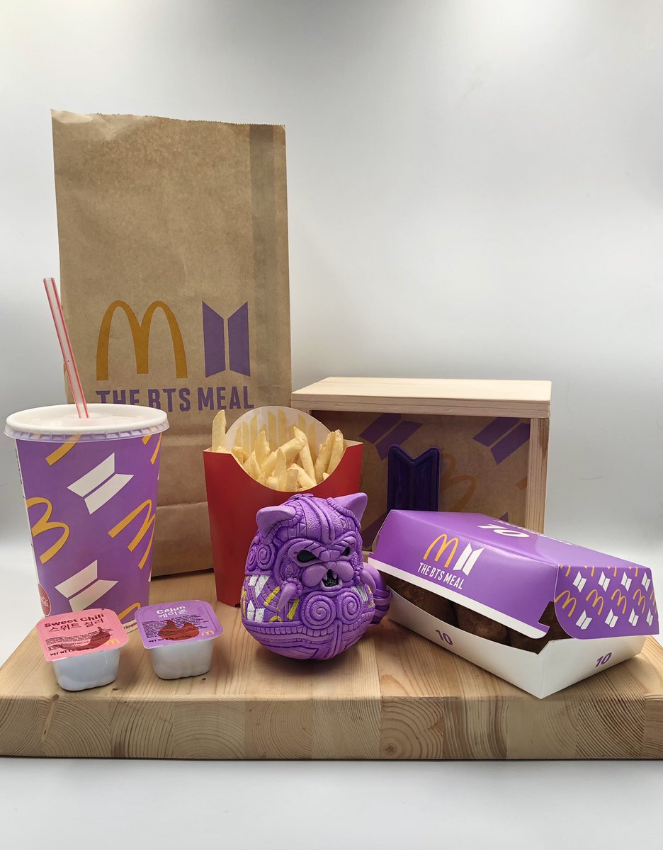 niakie0613's tweet photo. Made a @BTS_twt x @McDonalds #BTSMeal #BTSMcD custom colorway of my art toy "Boomie" // I guess it turned out okay? 😅 What do you think? // @McDo_PH 💜 https://t.co/uGkeLl8DGX