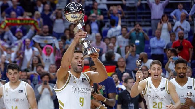 RoberN8's tweet image. Se retira un grande, un competidor nato, ejemplo de compromiso, esfuerzo, ética de trabajo, sencillez en el trato y con una trayectoria sólo a la altura de los elegidos. 
Un orgullo haber podido compartir pista contigo @9FelipeReyes. 🤍💜