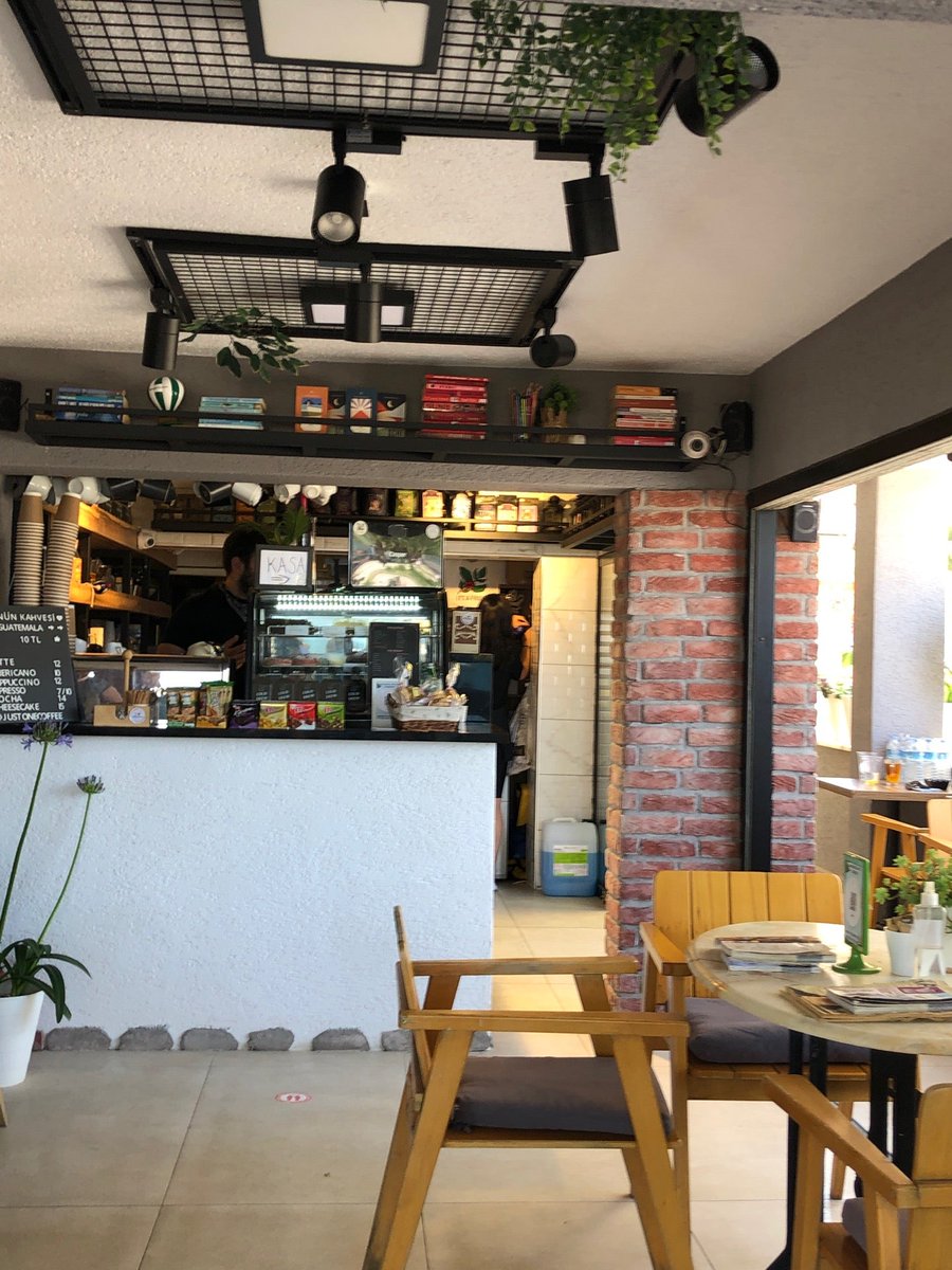 Bursa’nın en iyilerinden, kahveleri, tostları ve insanlıklarıyla 🍀☕️🥪 (at <a href="/JustOneCoffee/">JustOneCoffee</a> in Mudanya) swarmapp.com/c/fKGW9K4LxXX