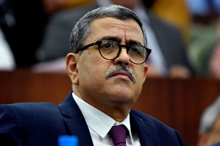 radioalgerie's tweet photo. 📌#Djerad présente ce jeudi la démission de son gouvernement au président de la République
@dz_pm_djerad
https://t.co/QDr5pChe8b https://t.co/oPvwLFgaej