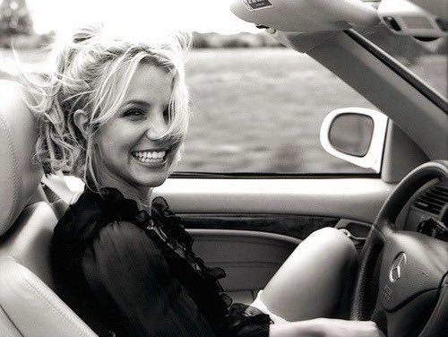 Tout simplement horrible ce qu'elle subit 😭   #FreeBritney &hearts;️ https://t.co/dTLzIQj3Wu<a href="/tag/freebritney"class="tags"><span>#freebritney</span></a>