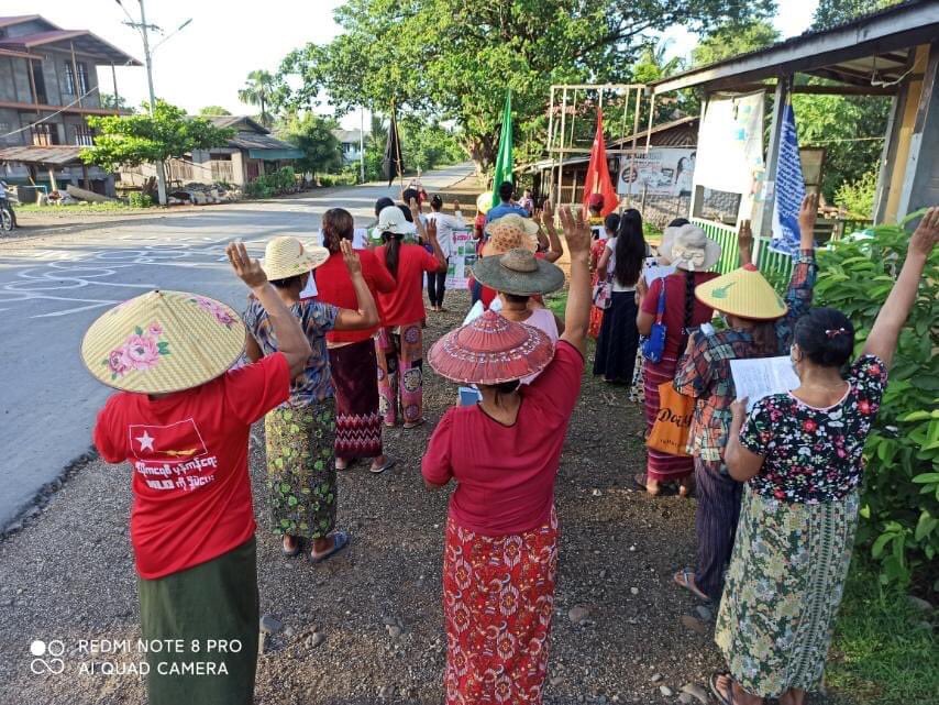 klatpri's tweet photo. Scenes of local people’s protest movements in NanKha village, Gangaw township, Magway region today (June 24). #AuspiceRefugees #WhatsHappeningInMyanmar #June24Coup #MilkTeaAlliance https://t.co/Npg1dbGjXi