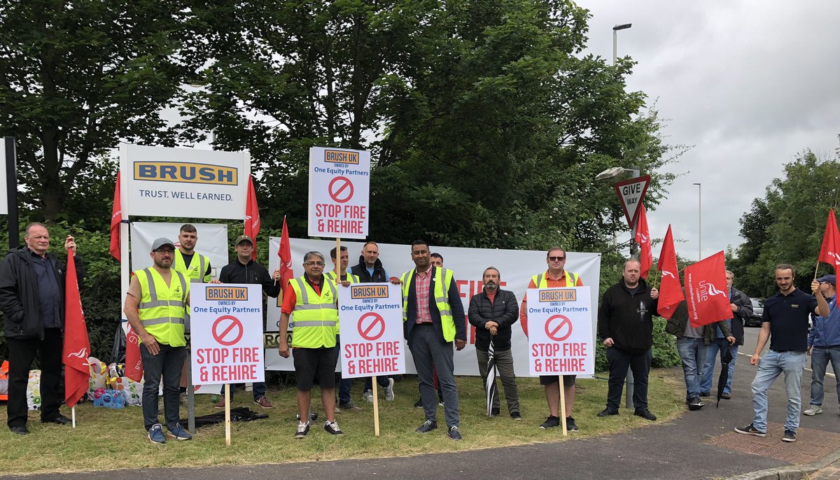UniteEastMids's tweet photo. Our Brush members are joined on the picket line today by our Regional Secretary @PPatelUnite
📺 Watch out for our members on this evening’s BBC East Midlands Today.
#BrushedOff #EndFireAndRehire https://t.co/EgEKthwrDO